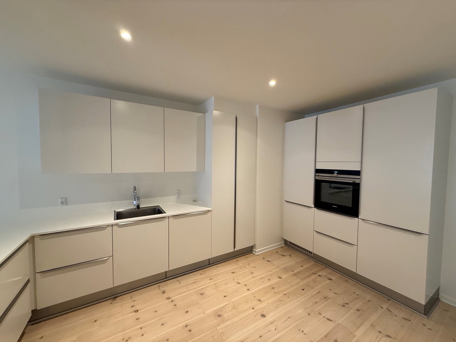 apartment Bright 3-room apartment with two balconies in Odense