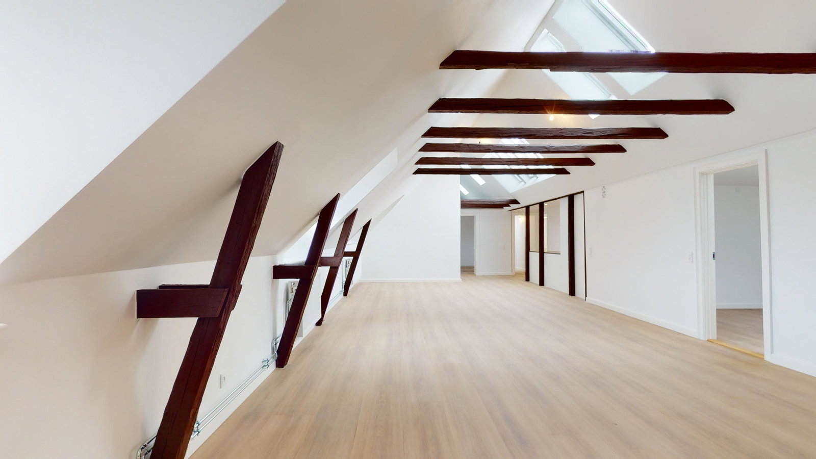 apartment Spacious, fully renovated five-room apartment on Østerbro