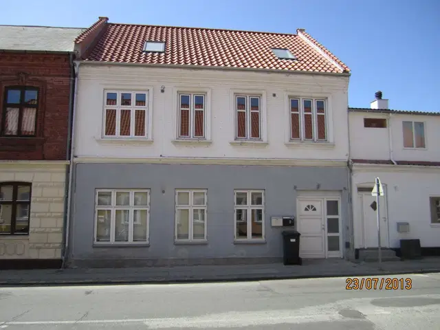 apartment Stor lys lejlighed i to plan i Assens