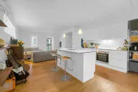 apartment Lys 4-værelses lejlighed med stor altan