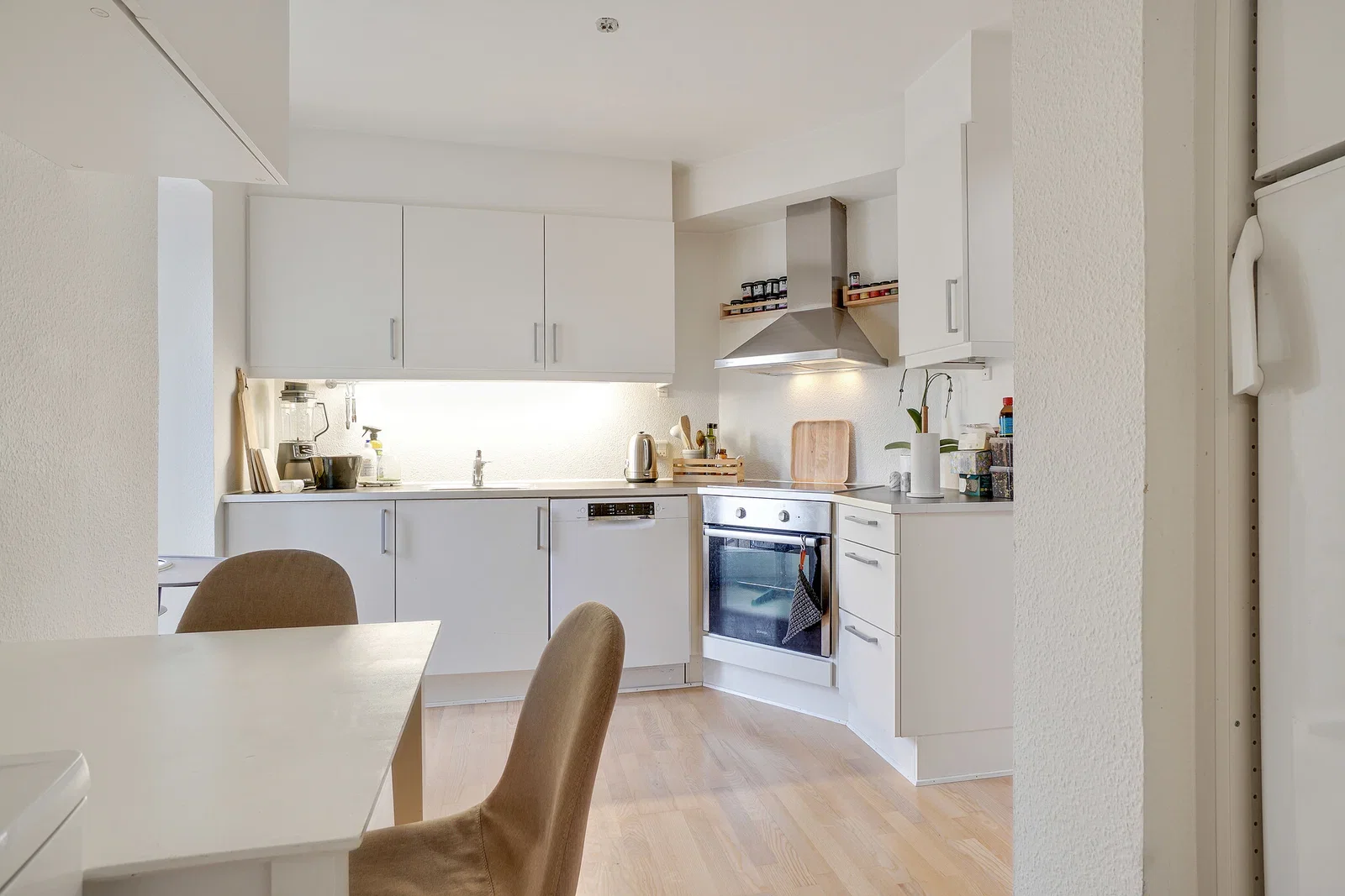apartment Lys 3-værelses på 96 m2 i Aalborg C med to altaner, elevator og moderne bekvemmeligheder