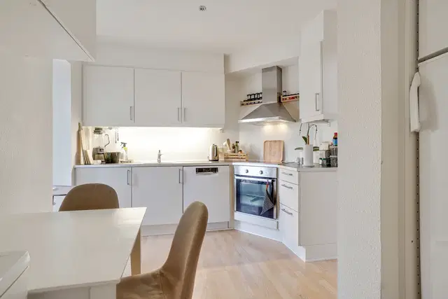 apartment Lys 3-værelses på 96 m2 i Aalborg C med to altaner, elevator og moderne bekvemmeligheder