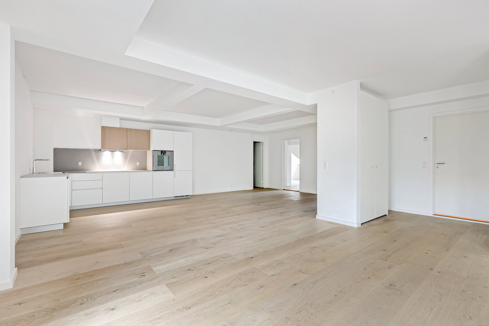 apartment Bright and spacious 3-room apartment with terrace and parking space