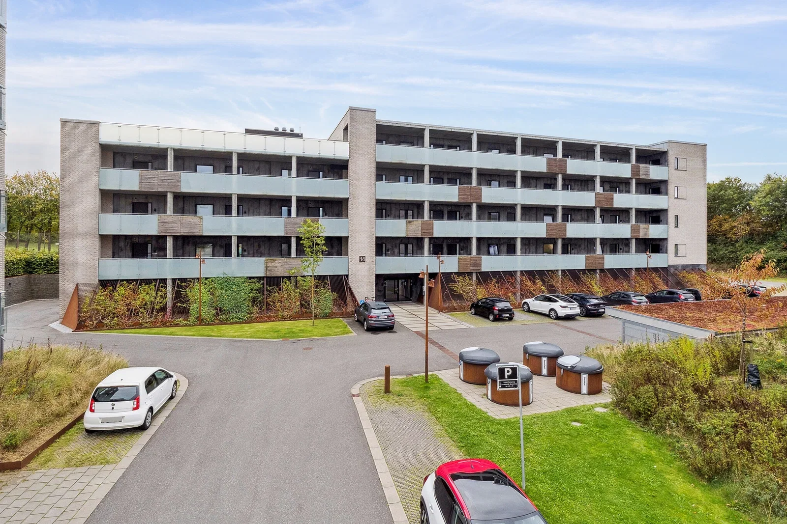 apartment Lys 3-værelses 77 m2 med stor altan og tagterrasse