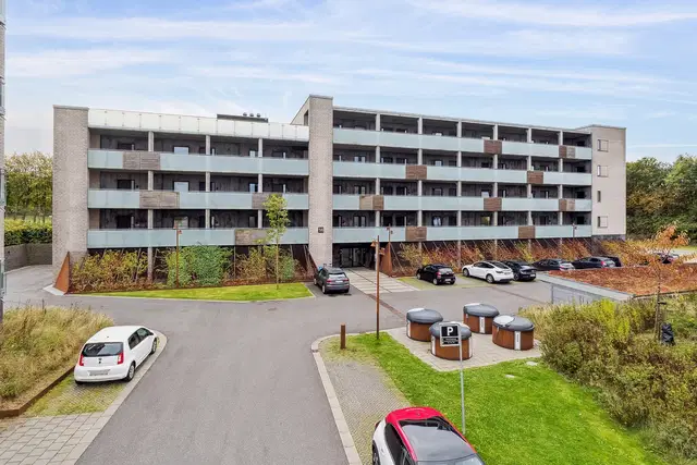 apartment Lys 3-værelses 77 m2 med stor altan og tagterrasse