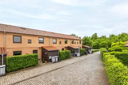 house Møbleret rækkehus med terrasse og have til leje