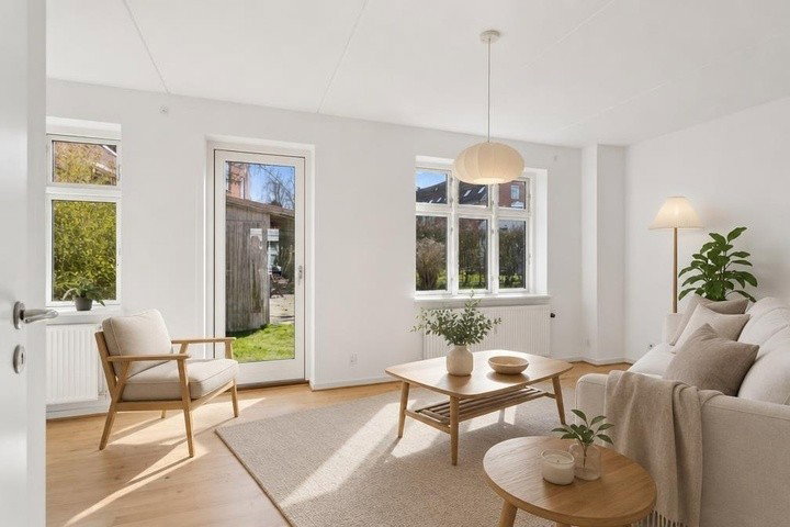 apartment Lys 2-værelses bolig i stueplan med terrasse og ekstra rum