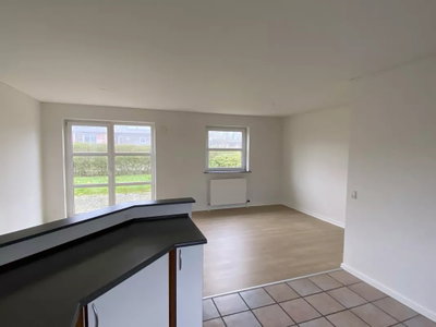 Rummeligt rækkehus med egen have og carport - Øresundsvænget, Middelfart - 1
