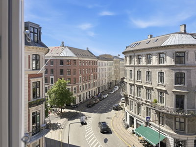 Hjørnelejlighed med imponerende lysindfald og udsigt - Holbergsgade, København K - 1