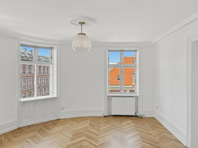 Hjørnelejlighed med imponerende lysindfald og udsigt - Holbergsgade, København K - 4