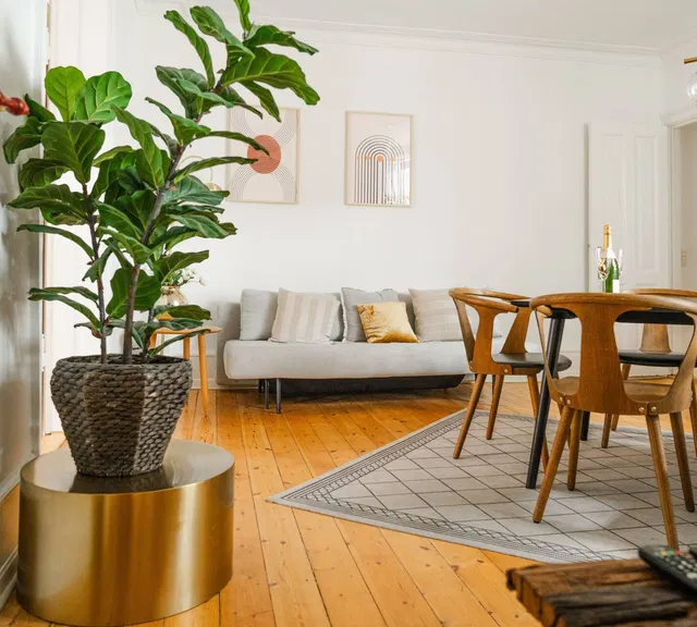 apartment Lys og rummelig lejlighed med attraktiv beliggenhed i indre By