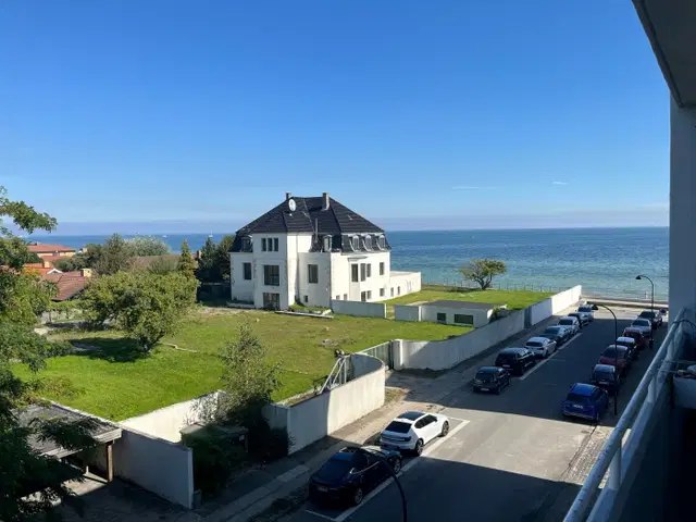 apartment Flot og total istandsat møbleret lejlighed med skøn beliggenhed på Lille Strandvej