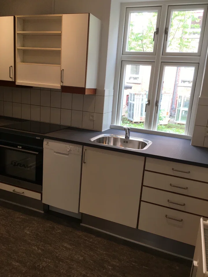 Lys 2-værelses i centrum tæt på banegård - Christiansgade, Aalborg - 3