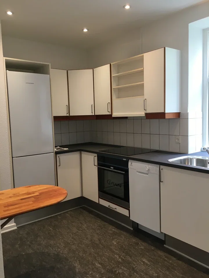 Lys 2-værelses i centrum tæt på banegård - Christiansgade, Aalborg - 2