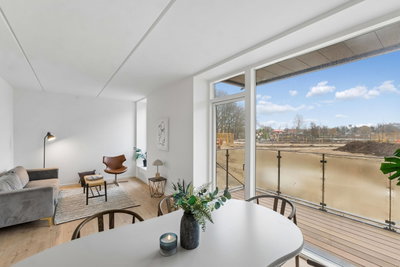 Spacious 4-room apartment on the second floor with balcony - Teatergangen, Taastrup - 1