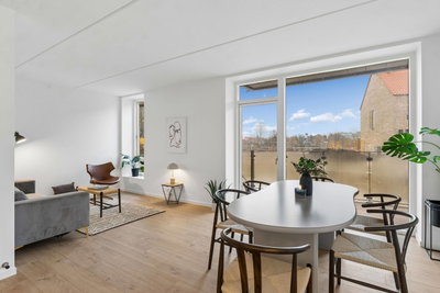 Bright 4-room apartment with balcony on the 3rd floor, 95 m² - Teatergangen, Taastrup - 3