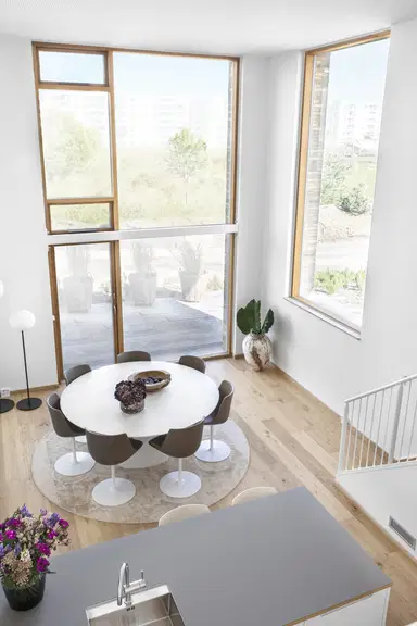 apartment Lys 4-værelses stuelejlighed med stor terrasse i Hellerup