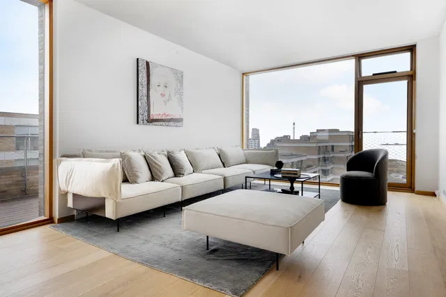 apartment Large 4-Room Apartment with Balconies in Hellerup