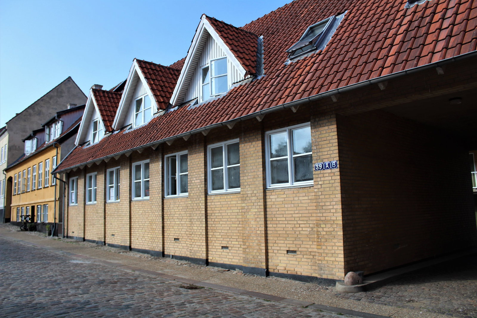 apartment Velholdt 1-værelses med privat indgang og terrasse