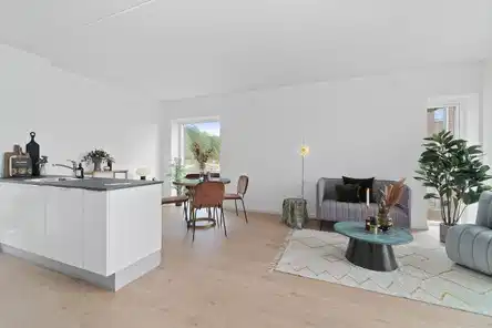 apartment Moderne 3-værelses lejlighed på 93 m² med stor altan