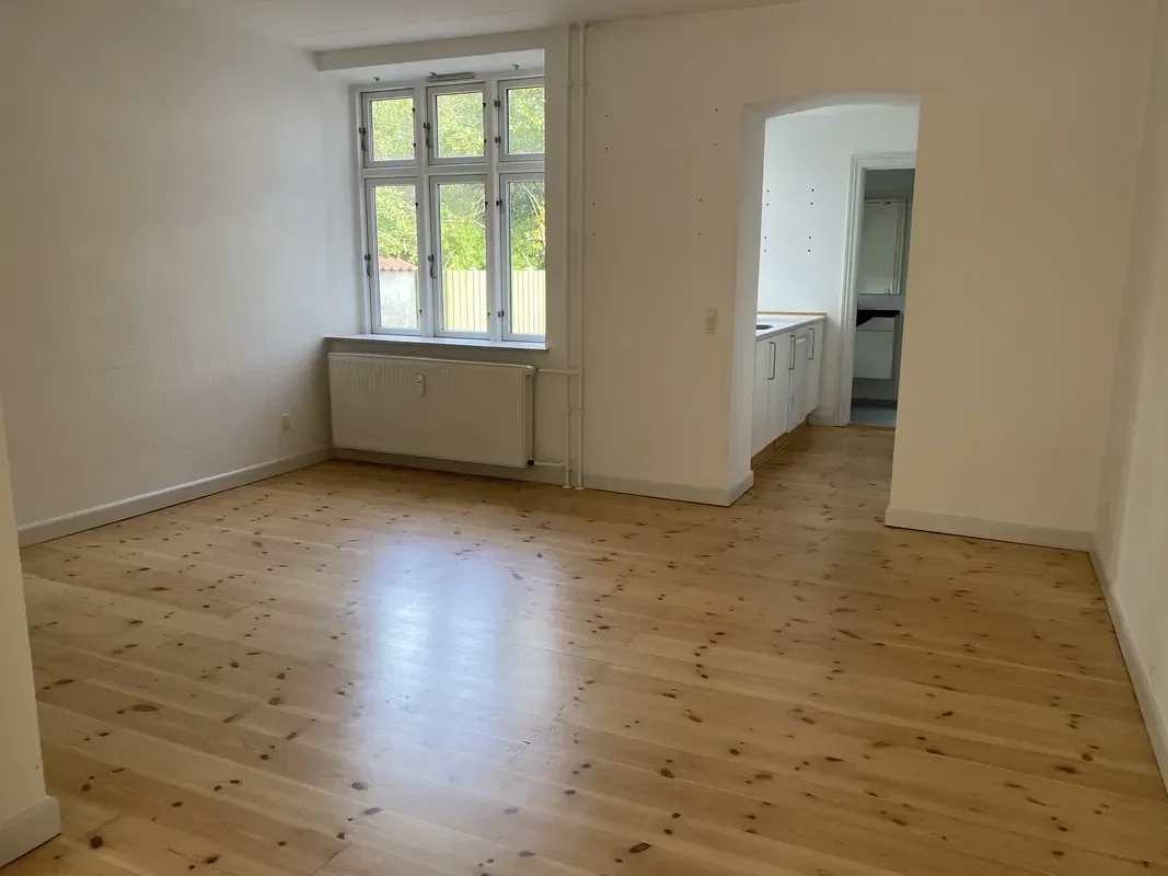 apartment Lys 2-værelses stueetage i stille kvarter