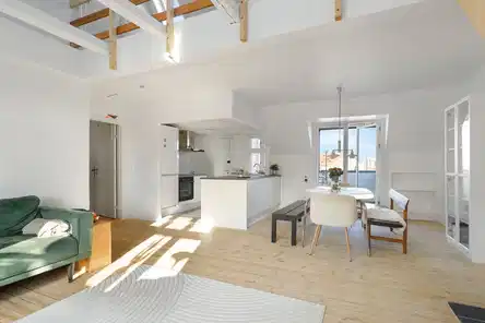 apartment Exclusive penthouse apartment with mezzanine and balcony