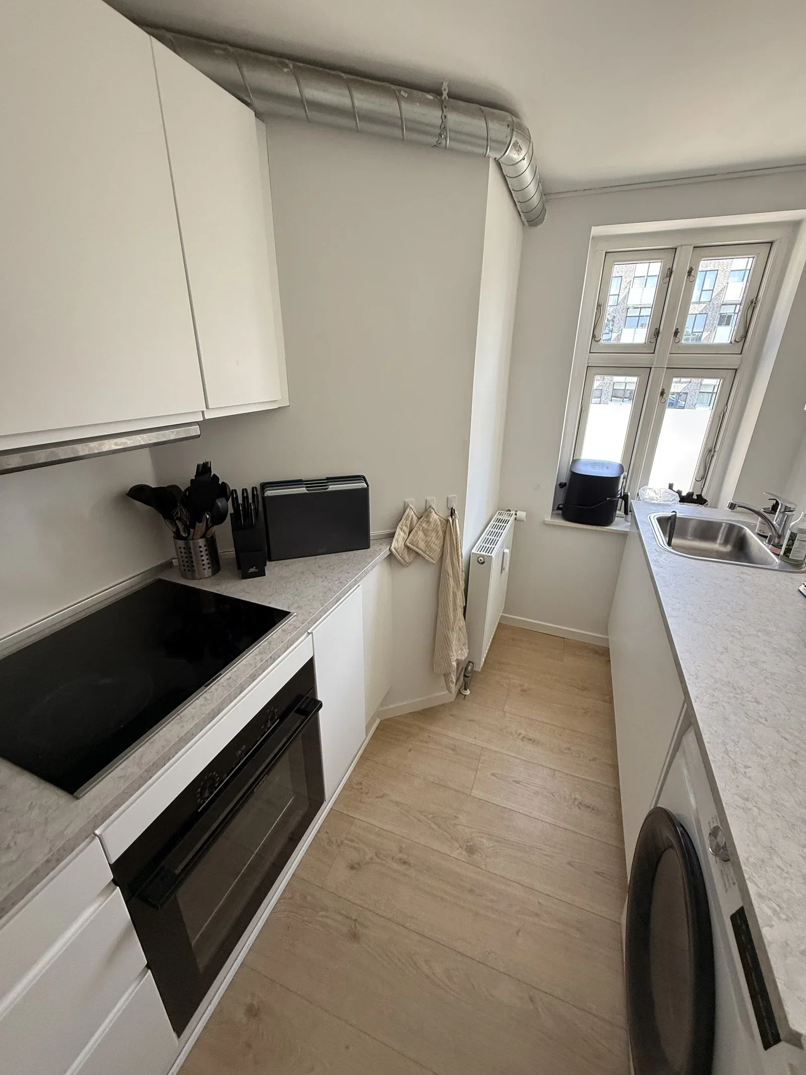 apartment Nyrenoveret 2-værelses på 52 m2 med nyt køkken og mulighed for parkering