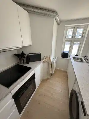 apartment Nyrenoveret 2-værelses på 52 m2 med nyt køkken og mulighed for parkering