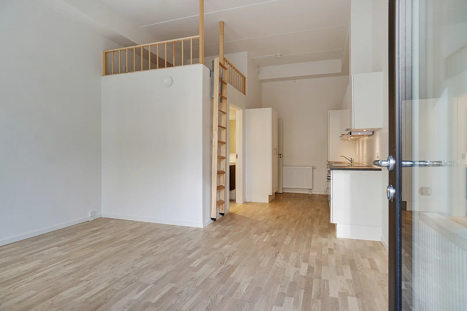apartment 1-værelses lejlighed med altan og fællesarealer