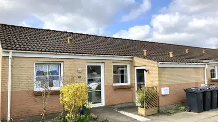 townhouse Hyggeligt 3-værelses rækkehus i Stige med have