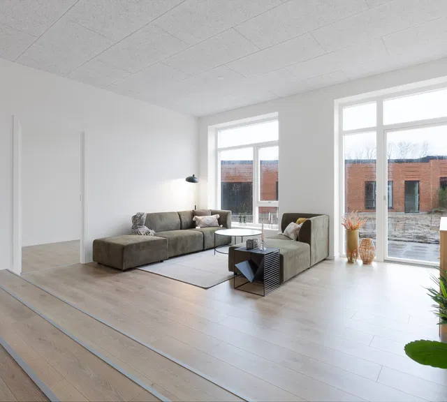 townhouse Rummeligt rækkehus med 5 værelser, terrasse og have