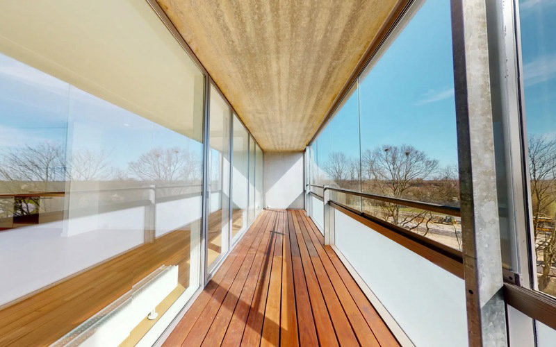 apartment Spacious 3-room apartment on the 10th floor with a large balcony and a view