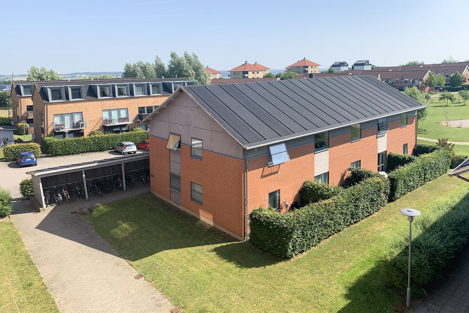 apartment 2-værelses lys og velindrettet lejlighed med lille terrasse<br>