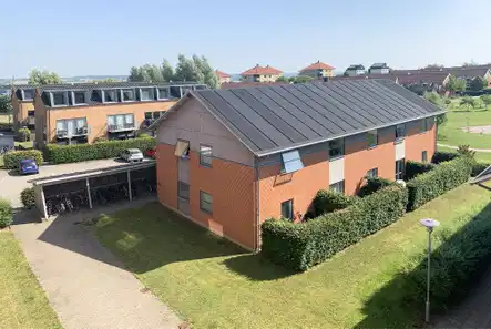 apartment 2-værelses lys og velindrettet lejlighed med lille terrasse<br>