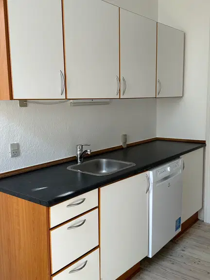 apartment Lys 3-værelses lejlighed med altan i centrum
