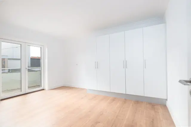 apartment Bright renovated apartment with large south-facing balcony