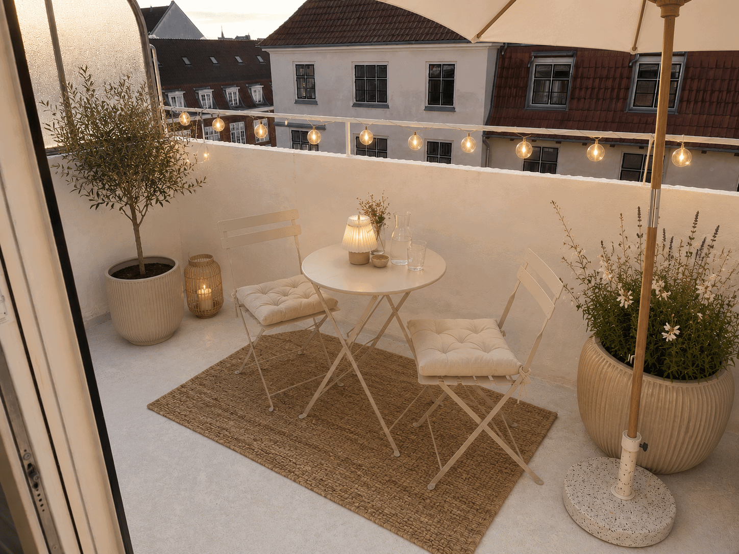 apartment Ny-møbleret lejlighed på toppen af Norgesgade med udgang til vestvendt terrasse