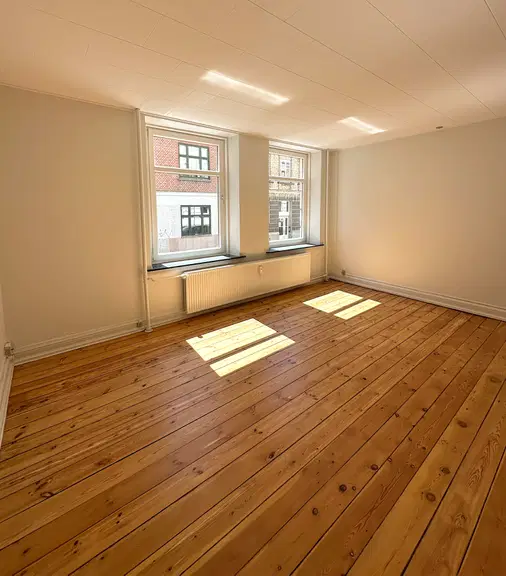 apartment Stor og moderne lejlighed i centrum!