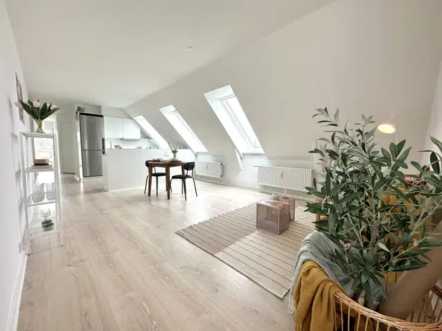 apartment Bright 4-Room Apartment with Green Surroundings