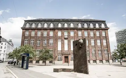 apartment Bo i et nyrenoveret smukt palæ ved havnekanten