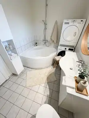 apartment Stor 5-værelses midt i centrum – 174 m2 med spisekøkken, karbad og vaskesøjle
