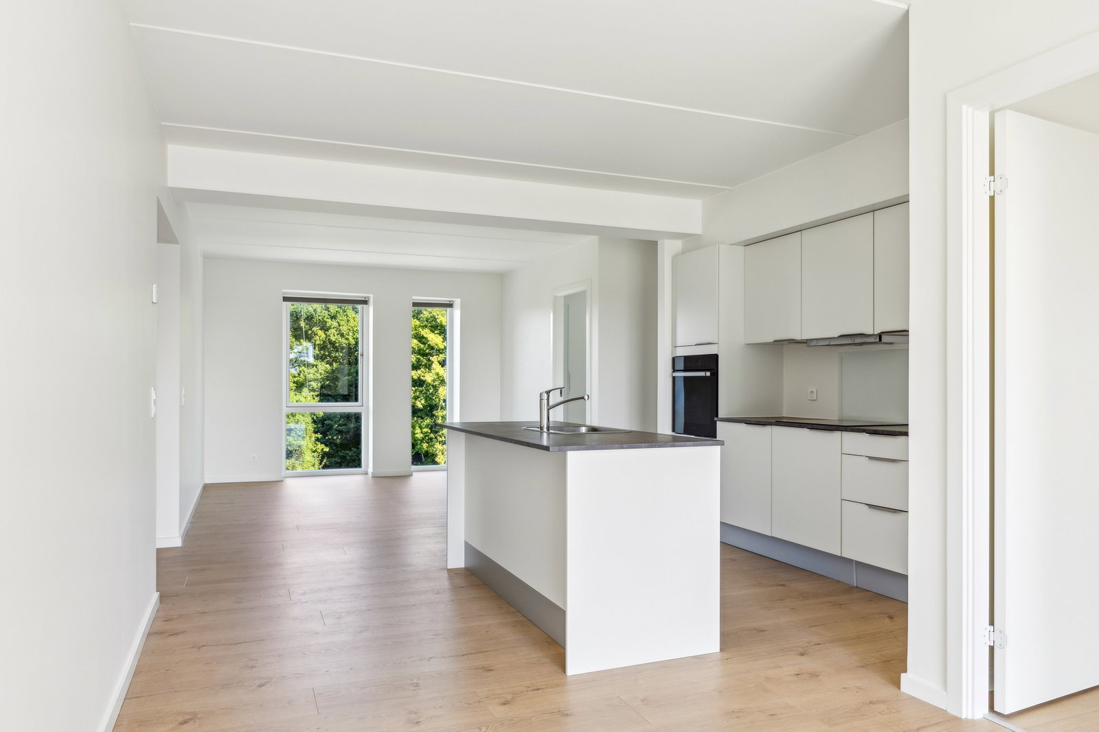 apartment Bright 5-room apartment with terrace, 121 m²