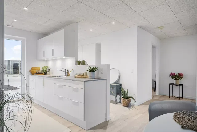 townhouse Moderne familiebolig i Snejbjerg med have, terrasse og ladestander