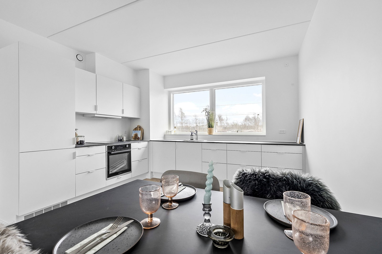 apartment Lys 2-værelses lejlighed med privat altan