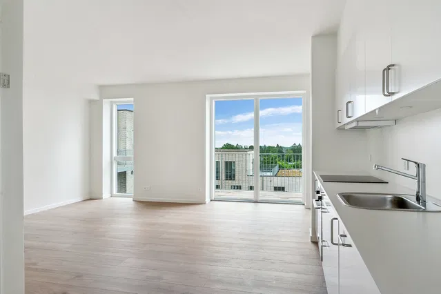 apartment 4-VÆRELSES LEJLIGHED PÅ 3. SAL!