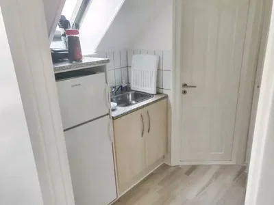Hyggelig 2-værelses på tagetagen med skråvægge og plankegulve – 40 m2 til 4.550 kr./md. - Fredericiagade, Aalborg - 4