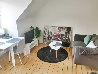 Hyggelig 2-værelses på tagetagen med skråvægge og plankegulve – 40 m2 til 4.550 kr./md. - Fredericiagade, Aalborg - 1