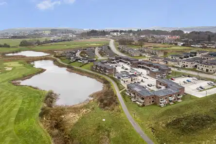 apartment Lys 3-værelses lejlighed i fællesskab ved golfbanen