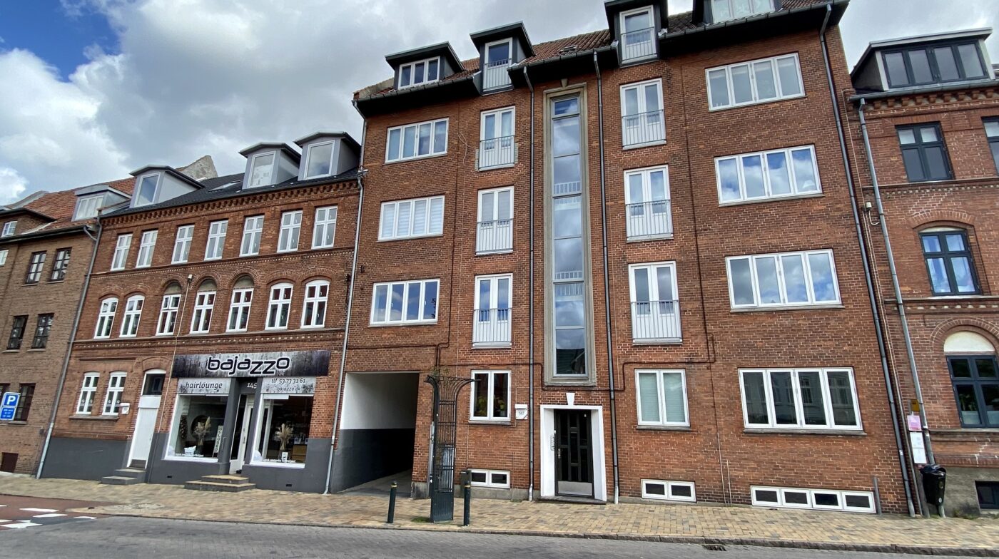 apartment Lys 3-værelses lejlighed på 4. sal, 69 m²