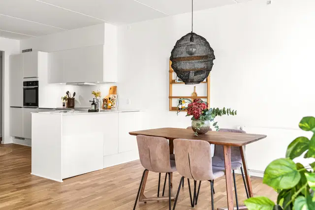 apartment Lys 4-værelses lejlighed på 1. sal i Odense SV